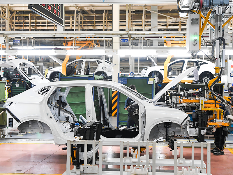 Kokie yra trys hibridinių automobilių tipai