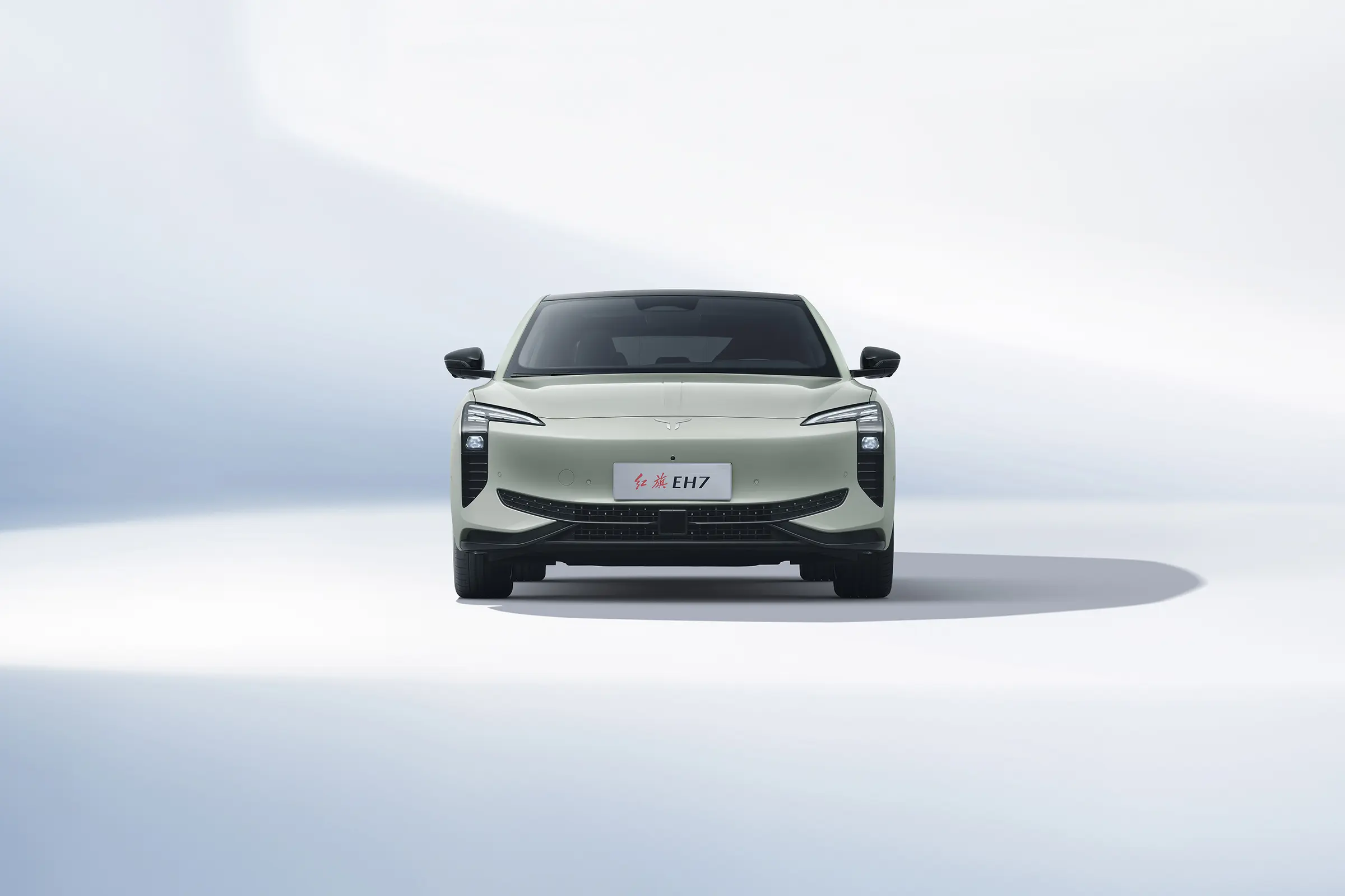„Hongqi EH7“: didelio našumo grynai elektrinis sedanas, pagamintas Kinijoje